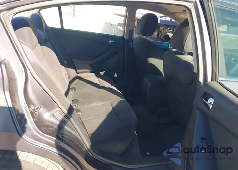 2010 Nissan Altima 2.5 S z USA, uszkodzony, nr VIN 1N4AL2AP4AN536477